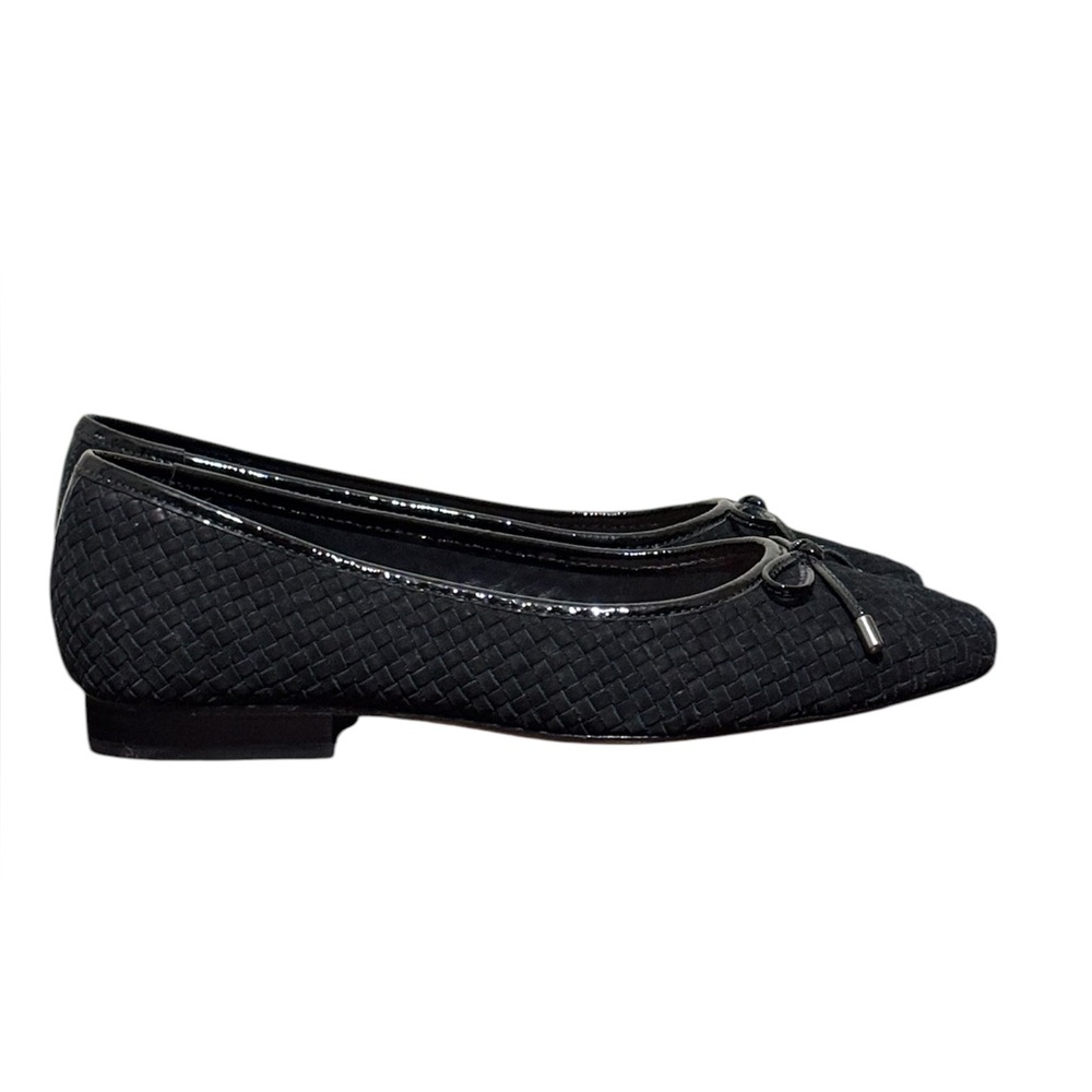 Donald Pliner Black Woven leather Juliet Ballet Flat. 
Women’s 8